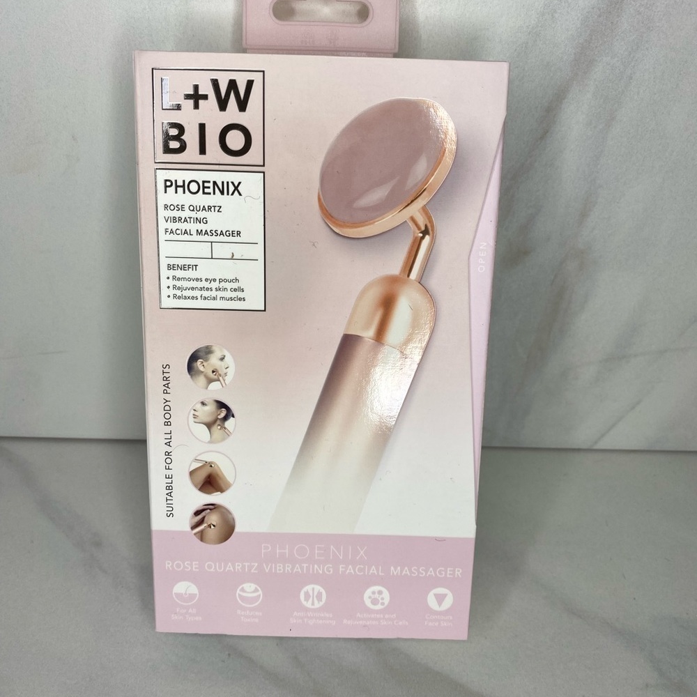 Luxe + Willow Phoenix rose quartz vibrating roller